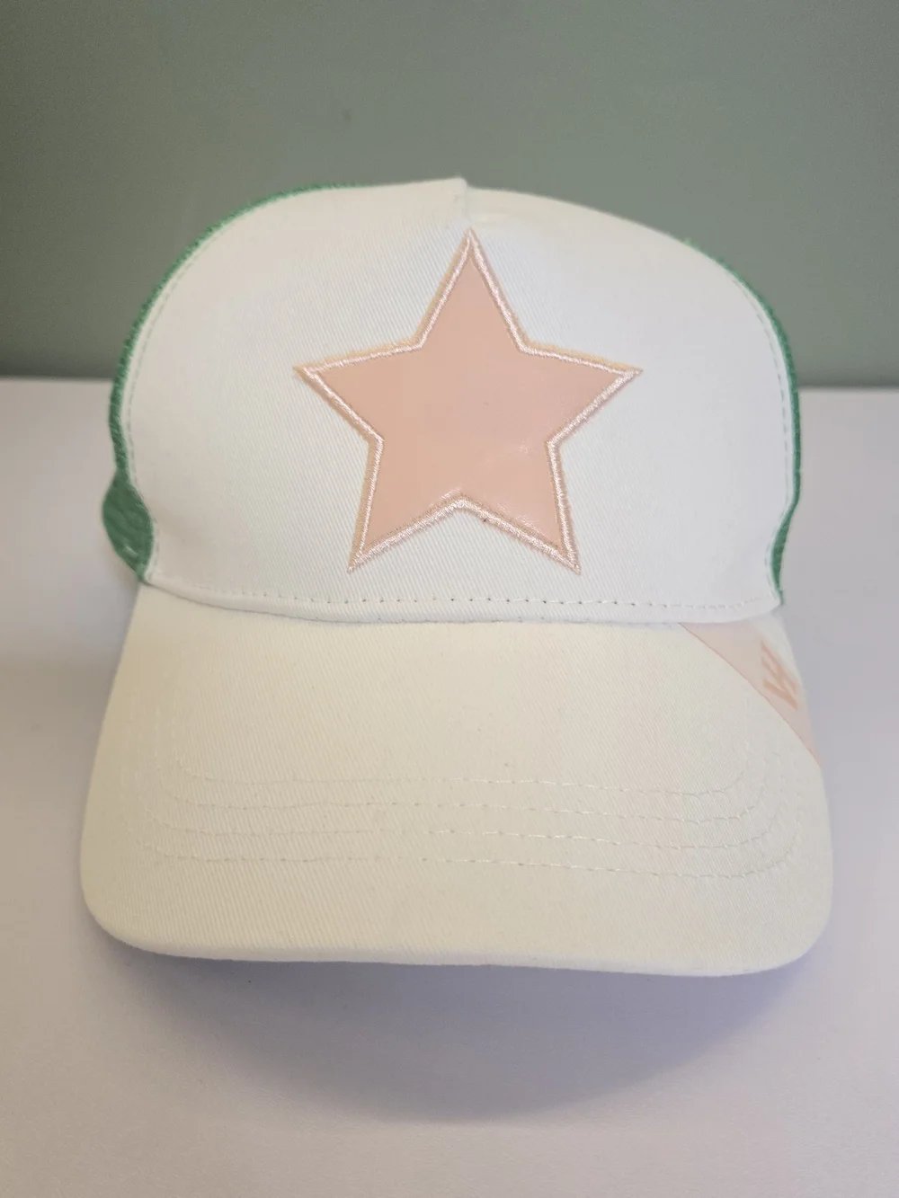 NWOT Vintage Havana White Trucker Hat Pink Star Green Mesh Cap